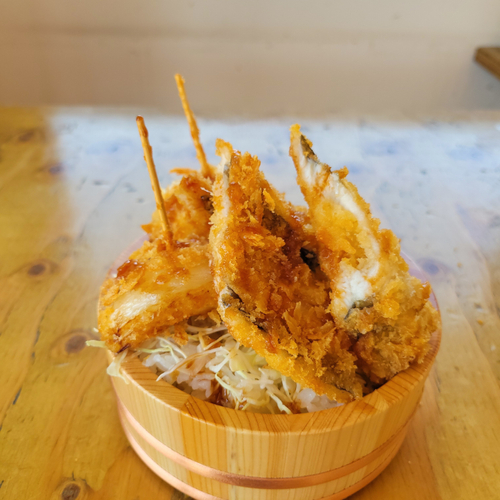 アナゴと下中玉ねぎソースカツ丼