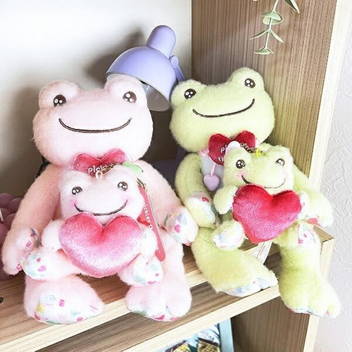 かえるのピクルスのぬいぐるみ