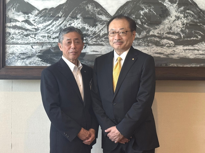 左）香春町・鶴我町長