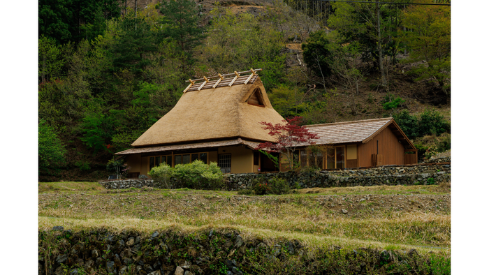 OBATAKE　新たに再生し、開業した茅葺一棟貸し(1)