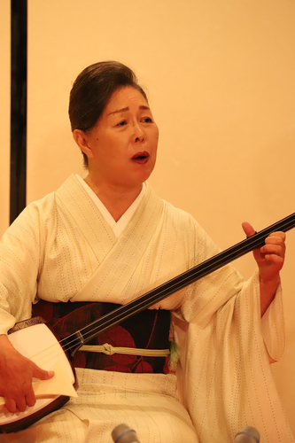 喜味家たまご(三味線放談) 撮影:宮岡里英