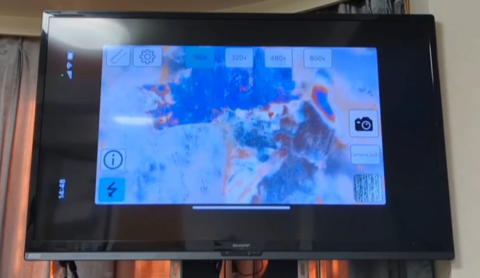 スマホとテレビをワイヤレスで接続すれば、大画面でみんなで観察することもできる
