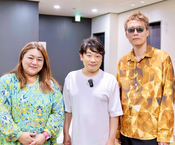 左からSIZUKU、寺西一浩、GOD