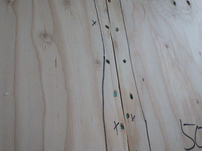 写真④釘がめり込んでいるケース