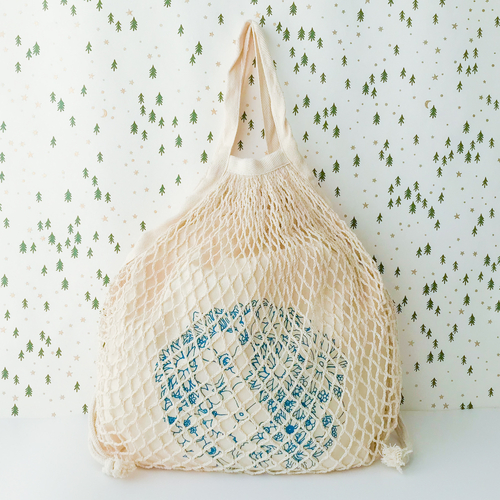 ネットバッグ＆巾着がセットになったオリジナルバッグ。