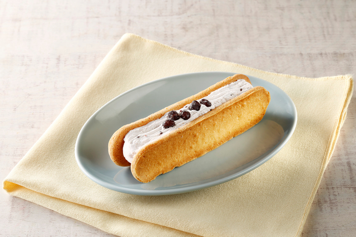 バキバキ食感のクッキーサンド(あずき＆蒜山ジャージー牛乳入りクリーム使用)