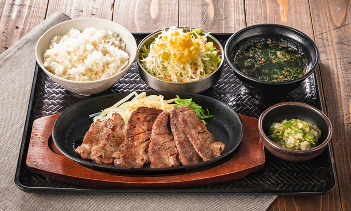 食べ応えのある厚切り牛タンを気軽に楽しめるサイズ