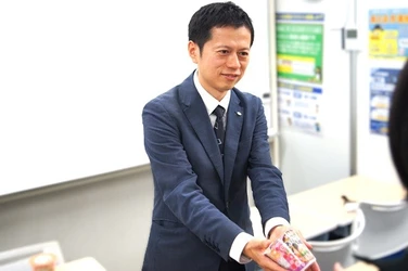 （株）臨海　ハナマルキの期間限定デザイン「合格祈願みそ汁」を高3生に向け配布！