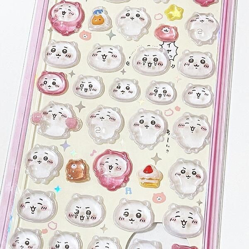 ちいかわのぷっくり感が魅力のボンボンドロップシール