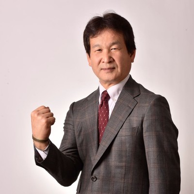 (著者近影 撮影/稲治毅)