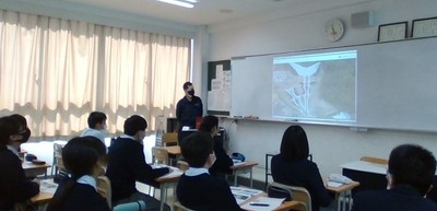 昨年の「職業講演会」の様子