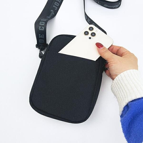 ジョー・クールのショルダーバッグ