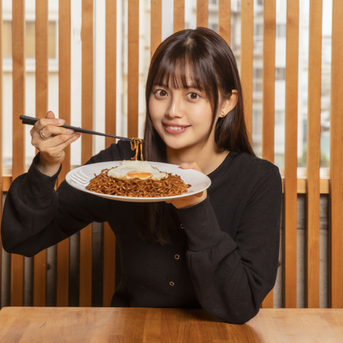 Qoo10 Presents「ドラマ観ながら、なに食べよ?」『それだけが、僕の世界』編