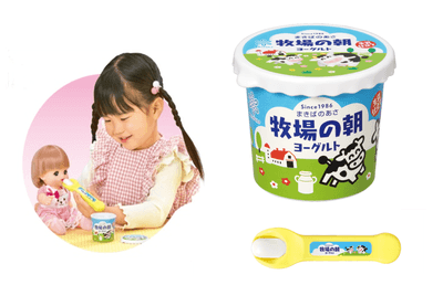 商品名：「メルちゃん　牧場の朝ヨーグルト」 セット内容：ヨーグルト、スプーン　 希望小売価格：1,200円