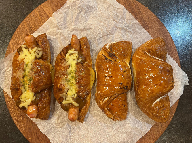 ブリュレクロワッサンと焼きチーズカリー&times;ソーセージ