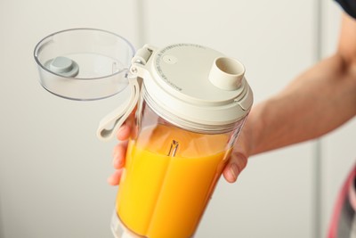 飲み付き口のブレンダーカップ