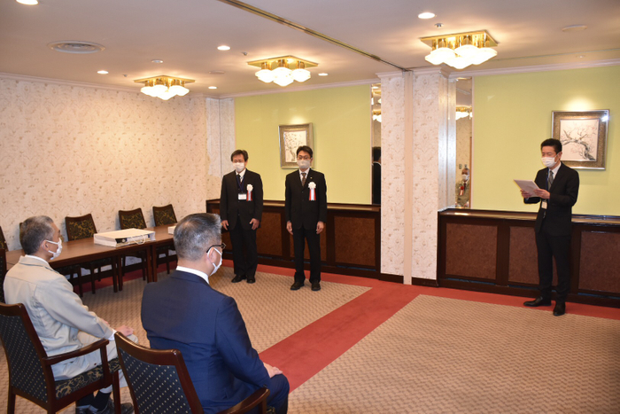 「松の間」の表彰式の様子