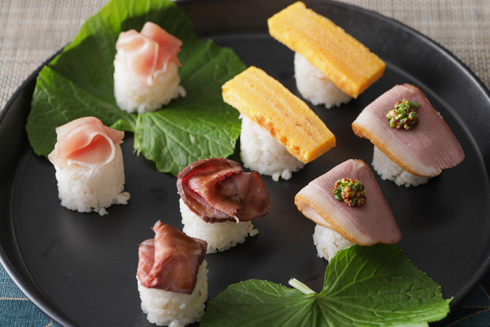 【WAKUWAKUタイム】肉寿司3種（生ハム・ローストビーフ・鴨肉）・玉子寿司
