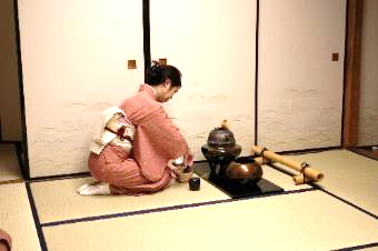 茶会（昨年の様子）