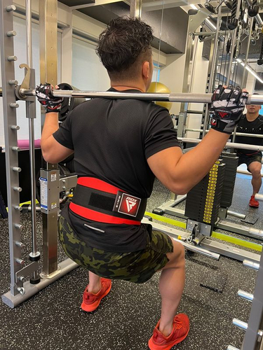腰の不安を無くす「RDX&reg; SPORTS」のトレーニングベルト
