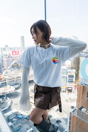 Rainbow Byte T-shirt 着用