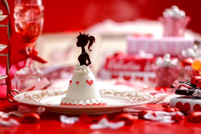 ひとり一つ提供される &ldquo;推しカラープリンセスドレスケーキ&rdquo;