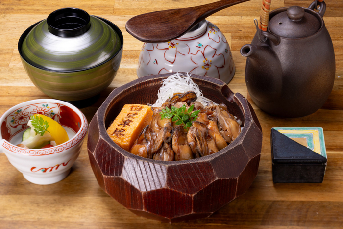 新メニュー「濃厚ぷっくり牡蠣ひつまぶし」