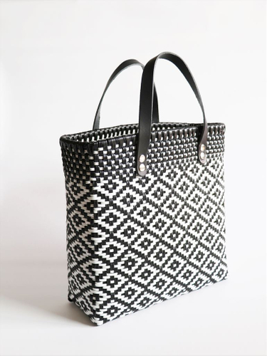 ダイヤ柄スクエアM ブラック&times;ホワイト