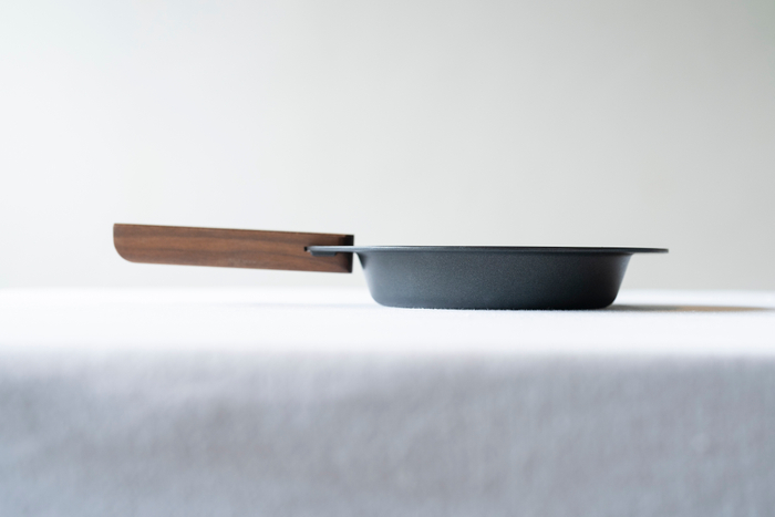 累計8万枚を超えたマルチグリドルの次に、&ldquo;日常でも使える形&rdquo;を追求。