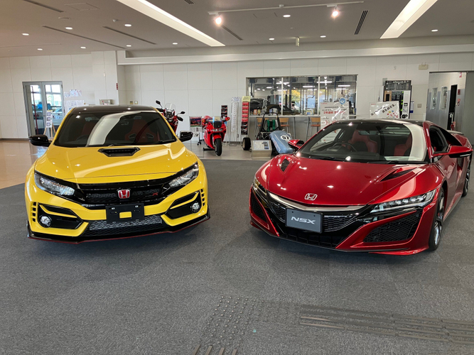 NSXとCIVIC TYPE R