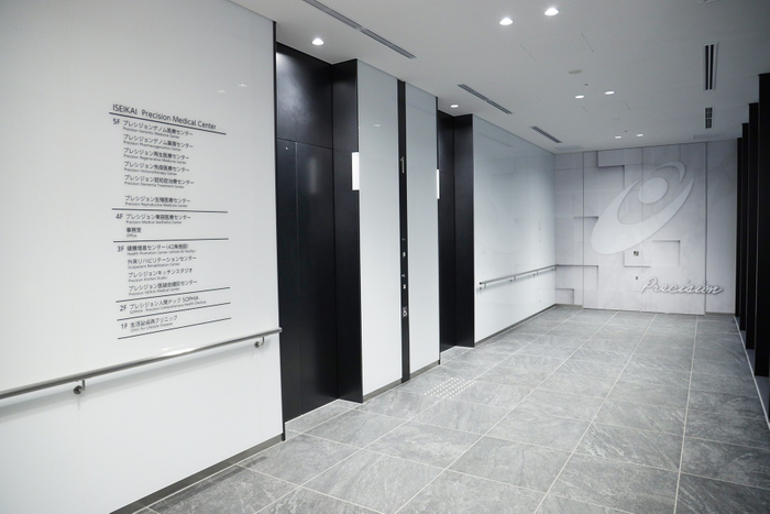 1階エレベーターホール