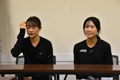 近藤選手(左)と村岡選手