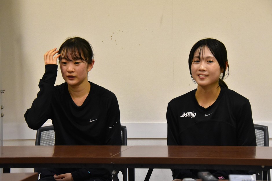 近藤選手(左)と村岡選手