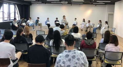 公演に向けて練習を行う様子