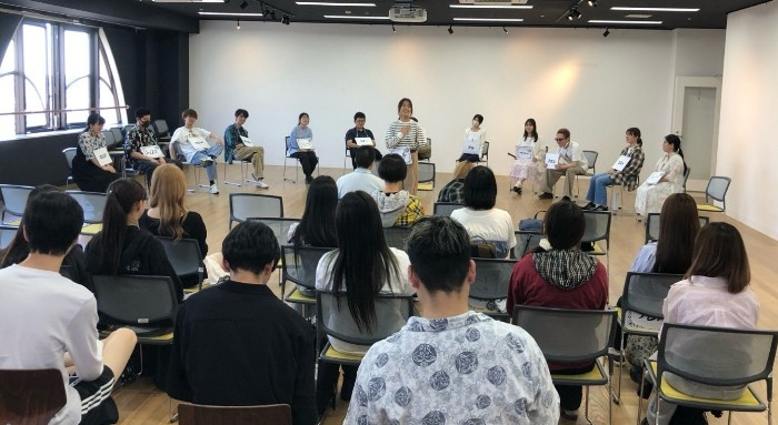 公演に向けて練習を行う様子