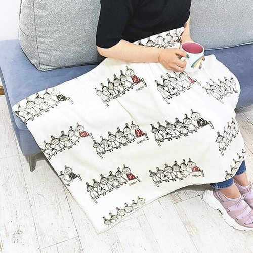 ムーミンのナチュラルデザインのブランケット