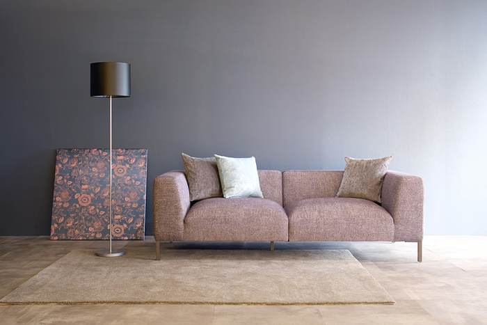 Sofa DOUX [3P] :￥342,650  　Floor Lamp DST39532Y :￥67,980  　 Rug NATURE [10C 240&times;170cm] :￥215,424