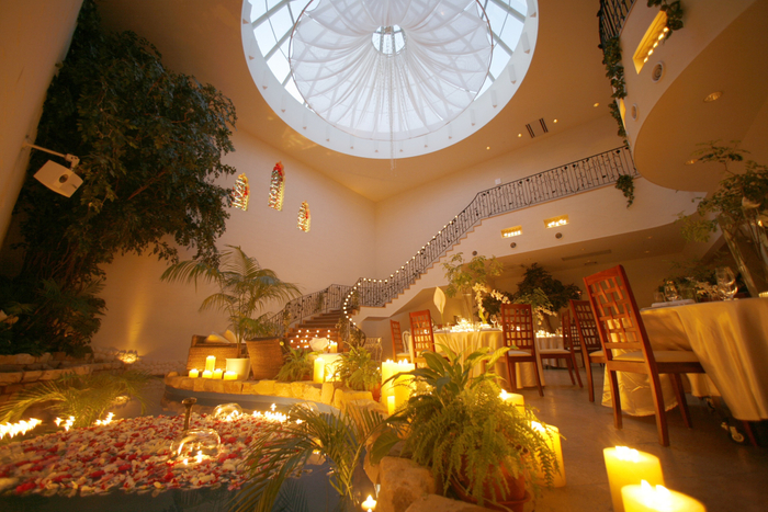 キャンドルにつつまれたリゾート空間