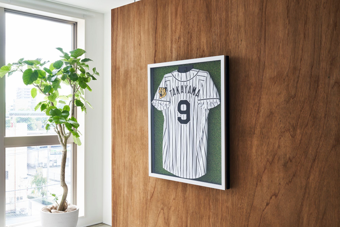 人工芝ユニフォーム額Mサイズ シルバー(イメージ画像)