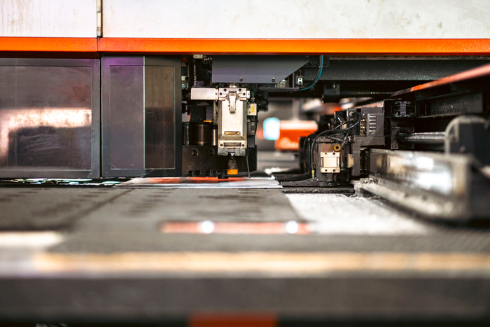 鋼板切断加工機