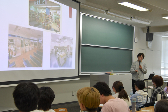 薬局内を紹介