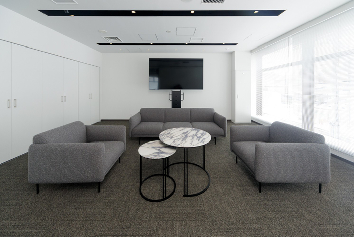 ラウンジとしての活用　ソファ：BO COMCEPT BERNE