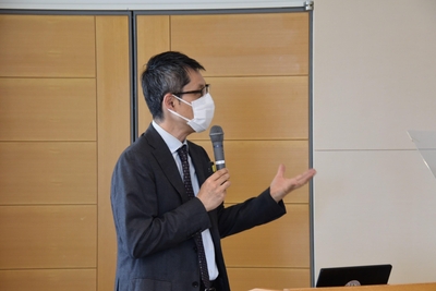 山岡教授
