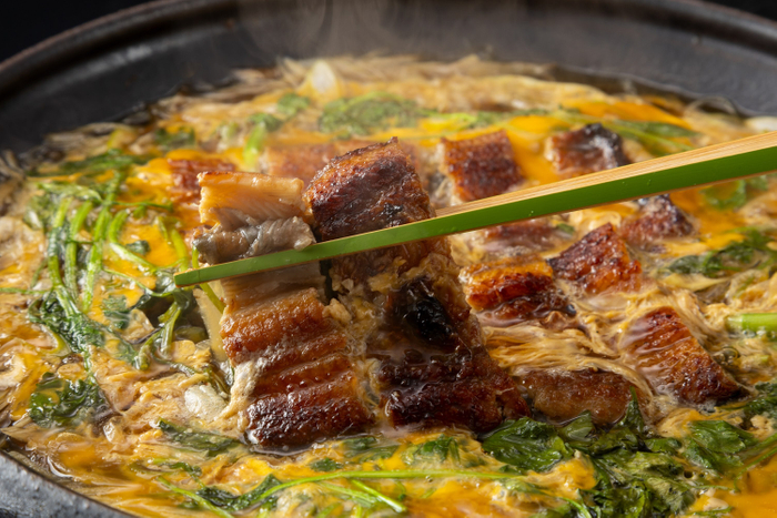 天神店新メニュー！鰻の旨味ごとふんわり卵で閉じ込めた&ldquo;鰻の柳川鍋&rdquo; 1人前3,500円(税込)