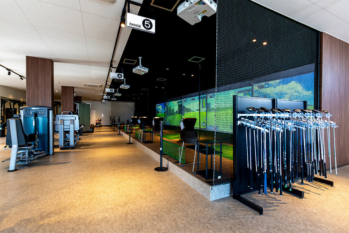 世界初※LPGA公認ゴルフシミュレーター導入エリア(春日部店)