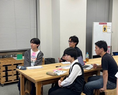 質問をする参加者