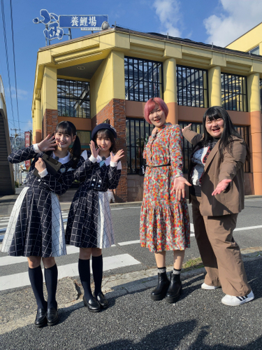 左から、信濃宙花(STU48)・高雄さやか(STU48)・オダウエダ（小田結希・植田紫帆）