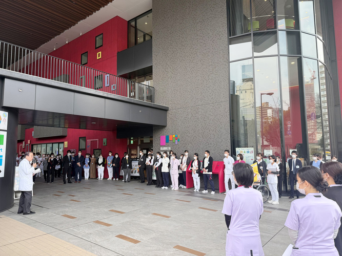 医療複合施設i-Mallの消防訓練に参加した医療・保育施設のスタッフ約130名