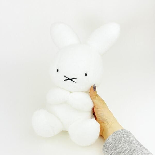 ミッフィーのナインチェのぬいぐるみ
