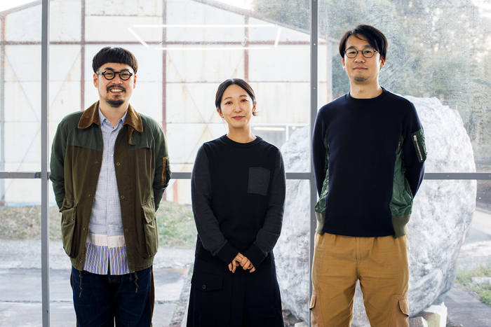 アーティスト・荒神明香、ディレクター・南川憲二、インストーラー・増井宏文 写真:阿部 健(Takeshi Abe)
